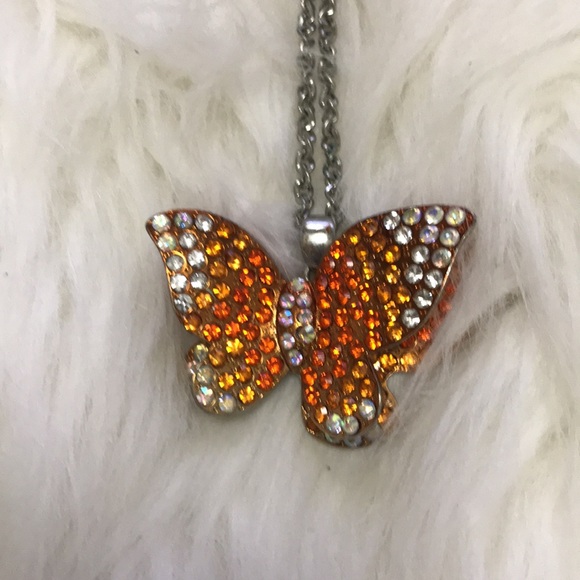 Butterfly Rhinestone Necklace - Picture 16 of 16